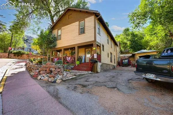 8 Navajo AVE, Manitou Springs, CO 80829