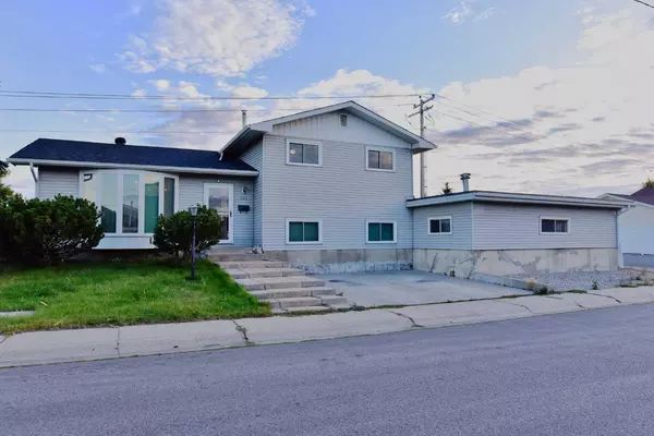 Calgary, AB T1Y2L3,103 Rundleridge PL NE