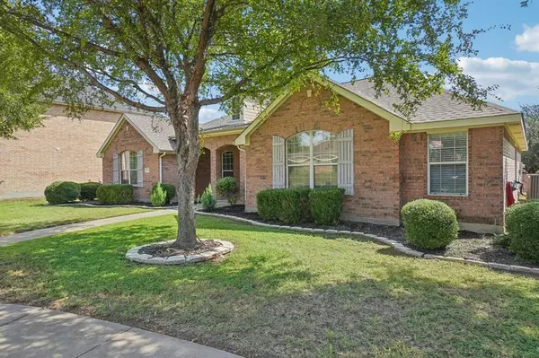 2712 Tea Olive Drive, Glenn Heights, TX 75154