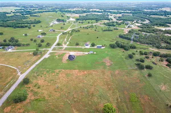 160 Rolling Hills, Alvord, TX 76225