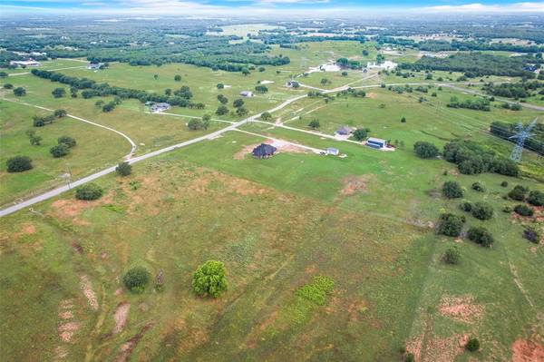 Alvord, TX 76225,160 Rolling Hills