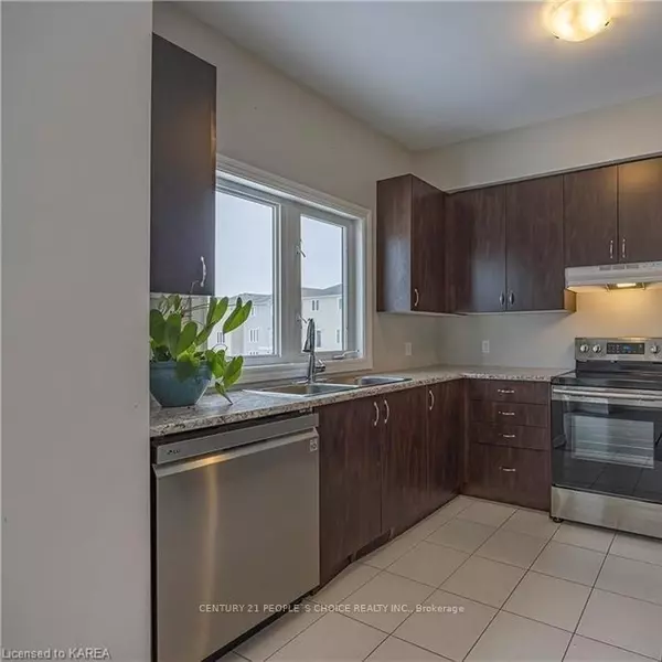 Loyalist, ON K0H 2H0,14 Tegan CT