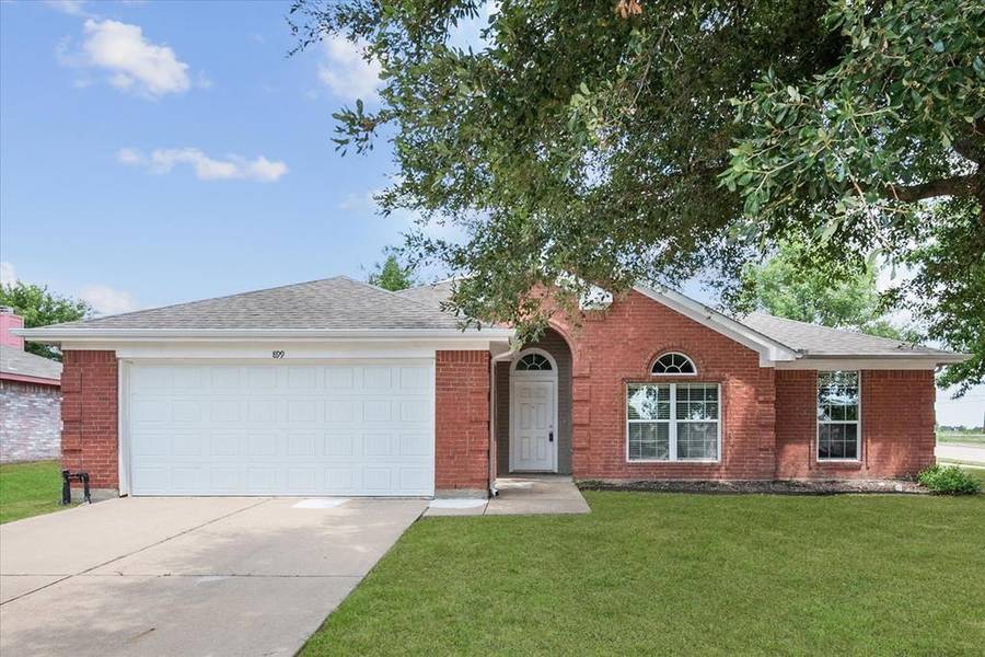 899 Peaceful Trail, Waxahachie, TX 75165