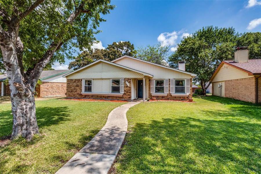 910 Navasota Drive, Garland, TX 75040