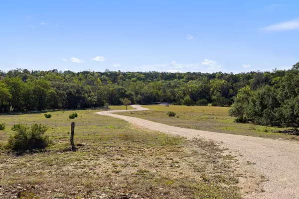 Comfort, TX 78013,4700 -- Grape Creek Rd