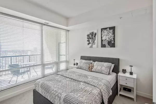 Calgary, AB T2P 1J3,930 6 AVE SW #2909