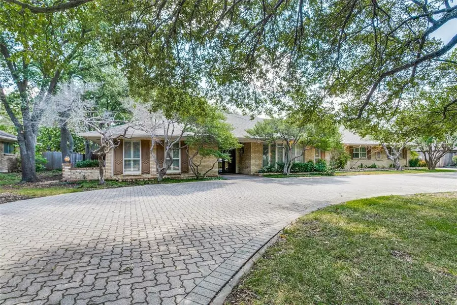 11010 Russwood Circle, Dallas, TX 75229