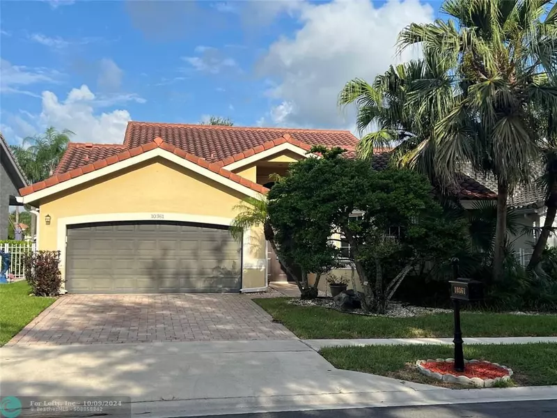 10361 Buena Ventura Dr, Boca Raton, FL 33498