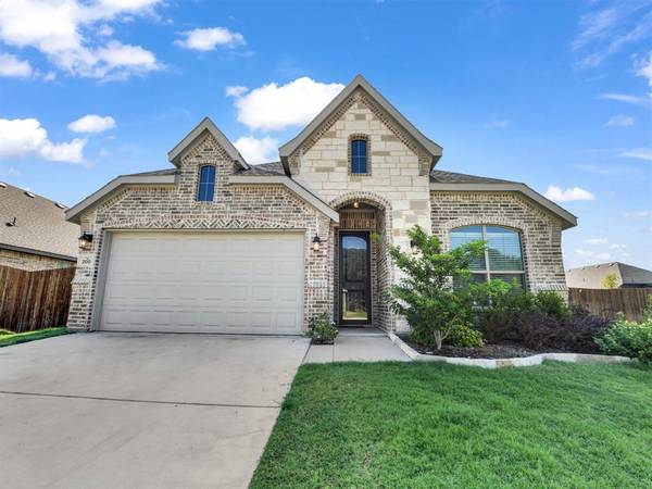 200 Gardenia Drive,  Azle,  TX 76020