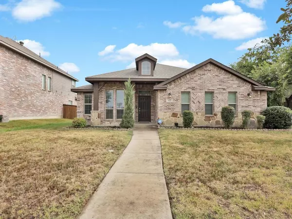 912 Mockingbird Lane, Glenn Heights, TX 75154