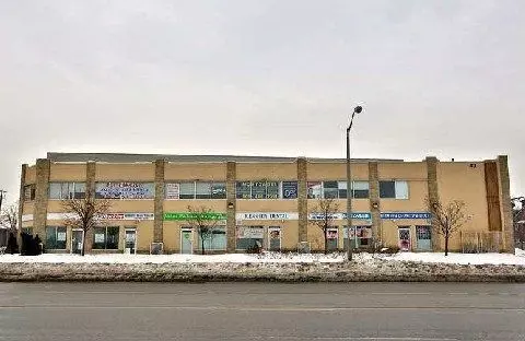 Brampton, ON L6W 4V4,49 Hillcrest AVE #202