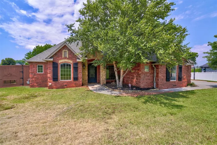 625 Eagle Lake Lane, Newcastle, OK 73065