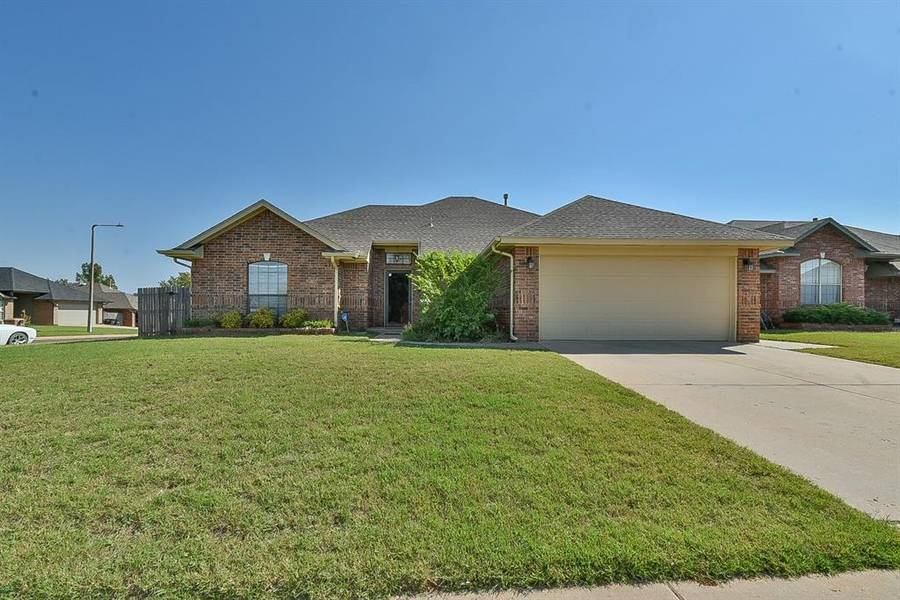 628 Madeline Lane, Moore, OK 73160