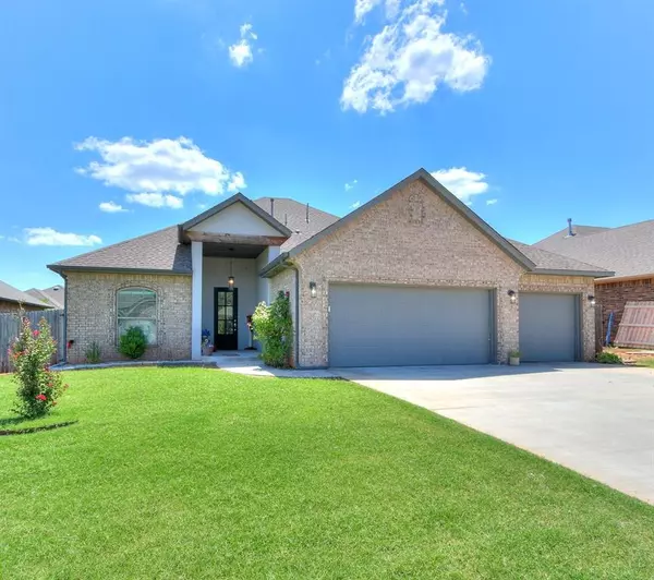 2608 SE 38th Street, Moore, OK 73160