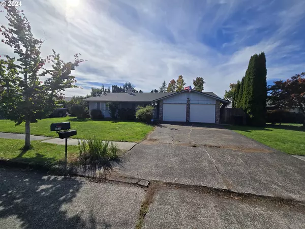 3835 OAK ST, Longview, WA 98632