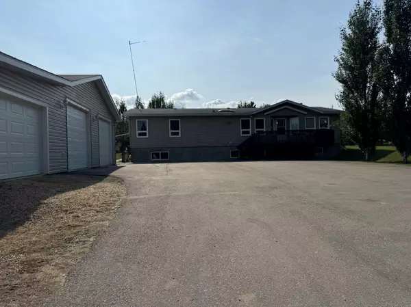 833 2 AVE,  Canyon Creek,  AB T0G 0M0