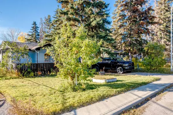 Calgary, AB T3B 1K9,6431 33 AVE NW