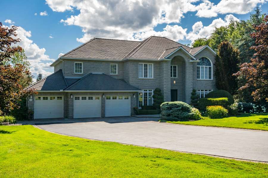 4 Stonehart ST, Caledon, ON L7E 0B7