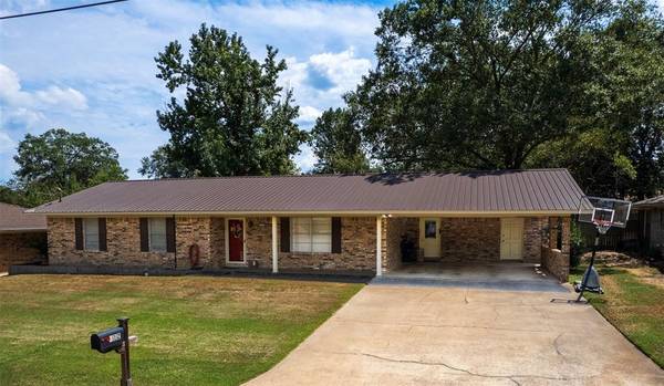 412 Walnut Street,  Mount Pleasant,  TX 75455