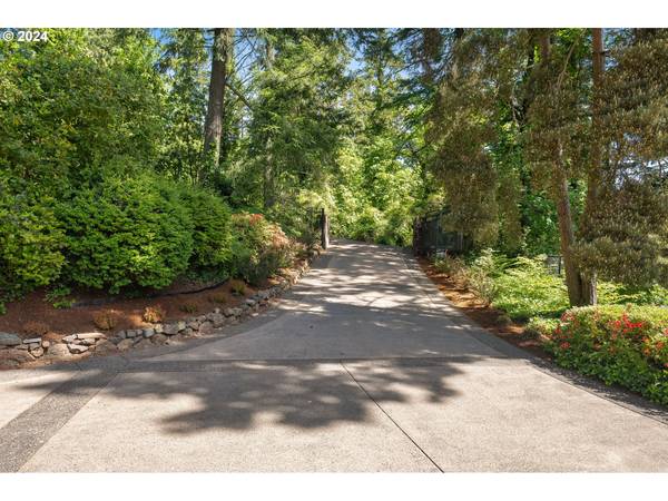 Lake Oswego, OR 97034,1750 NORTHSHORE RD