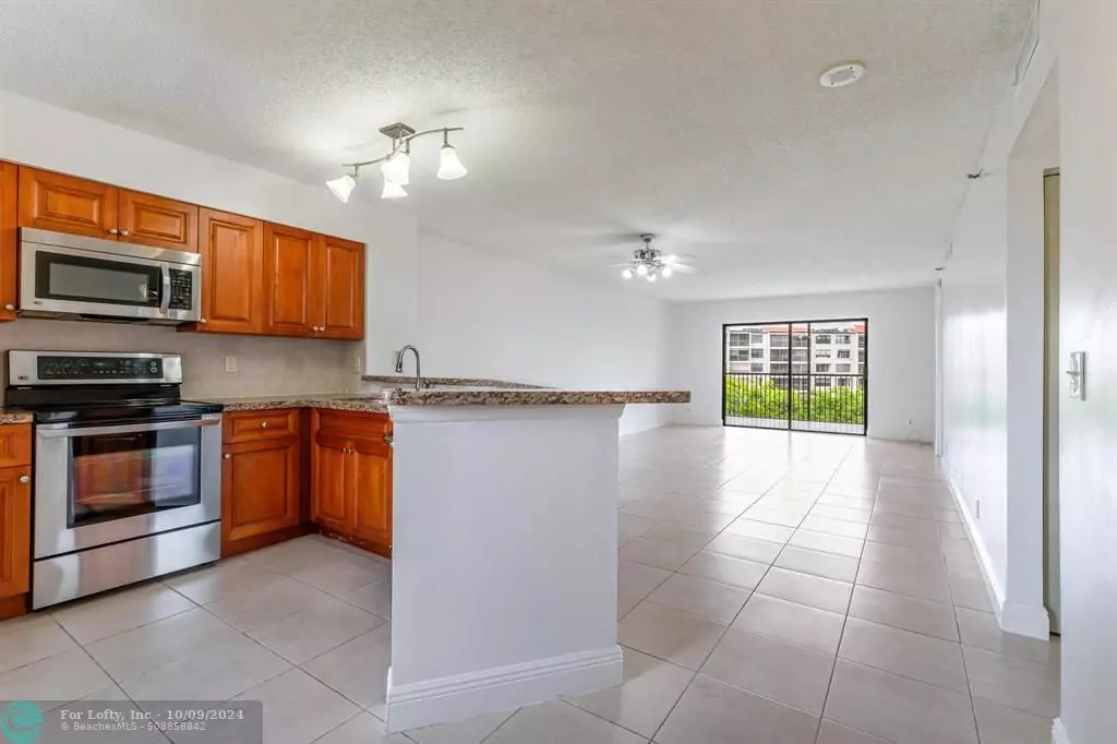 Pompano Beach, FL 33069,2221 Cypress Island Dr  #508