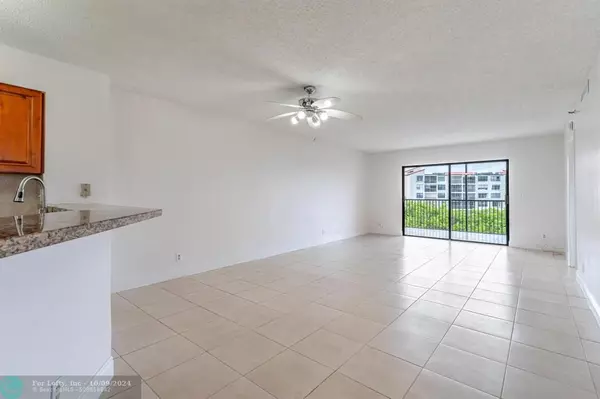 Pompano Beach, FL 33069,2221 Cypress Island Dr  #508