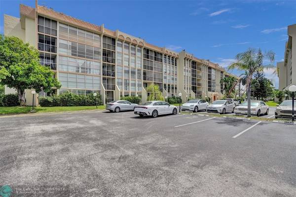 Hallandale Beach, FL 33009,2000 Atlantic Shores Blvd  #415