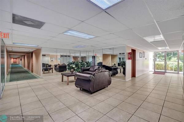 Hallandale Beach, FL 33009,2000 Atlantic Shores Blvd  #415