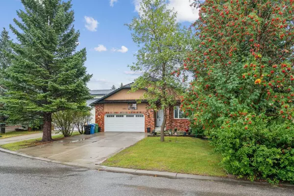 111 Edforth PL NW, Calgary, AB T3A 3V3