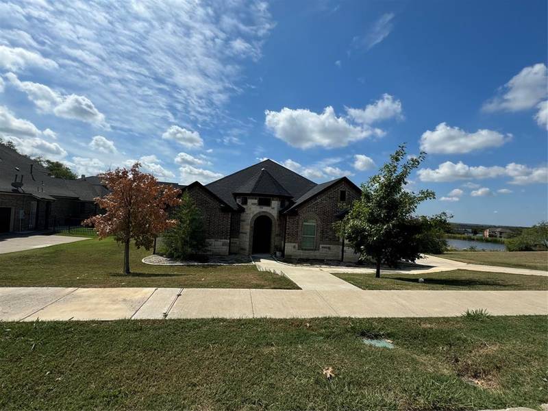 431 Golden Pond Drive, Cedar Hill, TX 75104