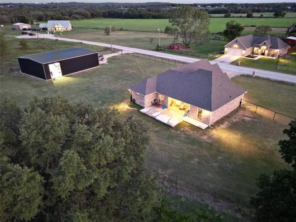 Lipan, TX 76087,401 Weaver Creek Court