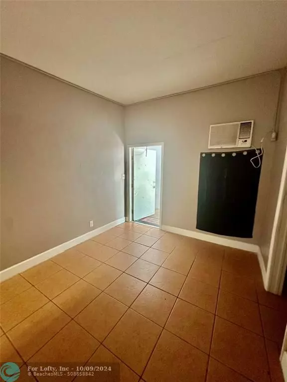 Fort Lauderdale, FL 33311,424 NW 15th Ter  #3