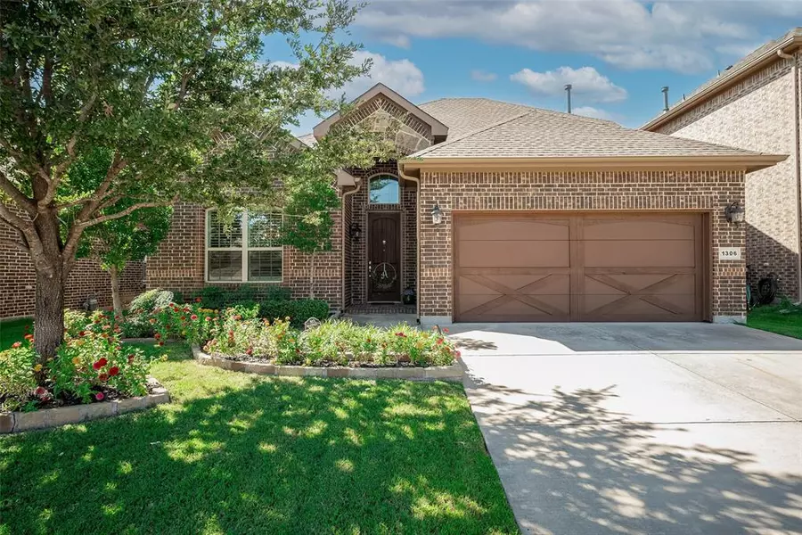 1306 Venezia Lane, Lewisville, TX 75077