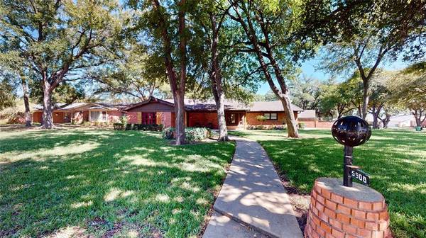 5908 Diamond Oaks Drive S,  Haltom City,  TX 76117