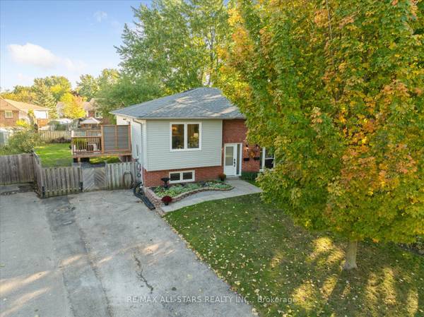 11 Campion CT, Georgina, ON L4P 3N1