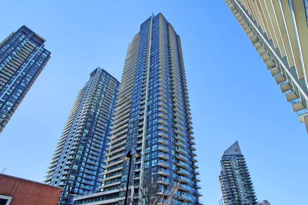 Toronto W06, ON M8V 0C1,2220 Lake Shore BLVD W #UPH02