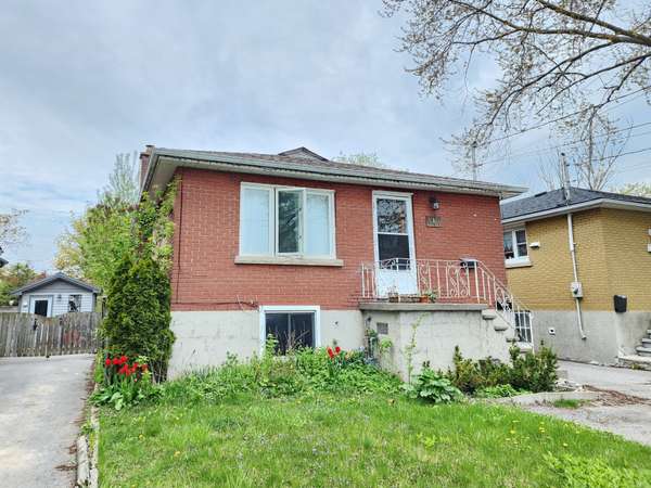 Kingston, ON K7K 4X1,582 MacDonnell ST