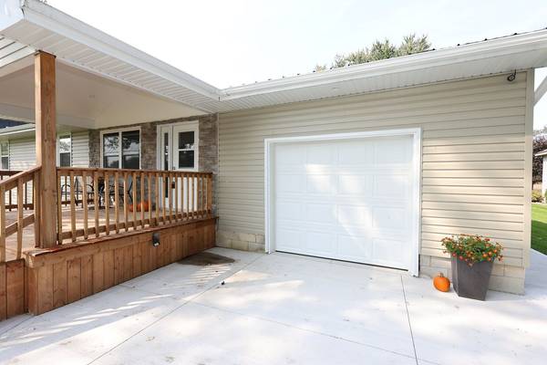 Lambton Shores, ON N0M 1T0,8328 BURWELL RD