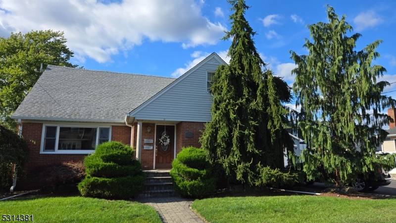 21 Elizabeth Pl, Totowa Boro, NJ 07512