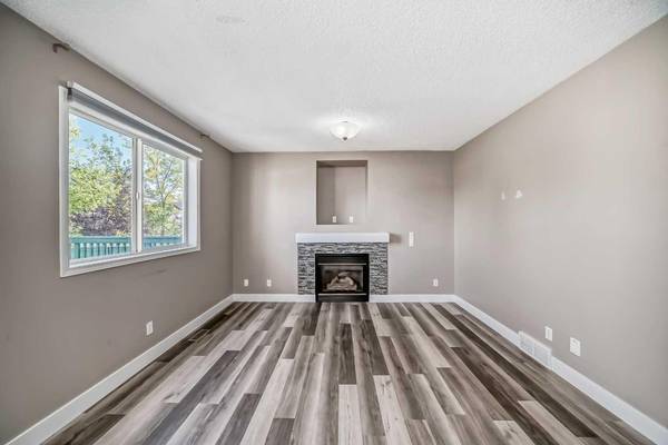 Airdrie, AB T4B 2L7,27 Canoe CIR Southwest