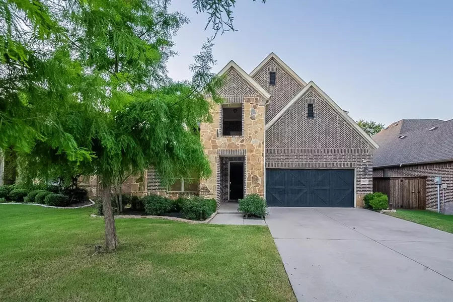 803 Bandelier Lane, Mansfield, TX 76063