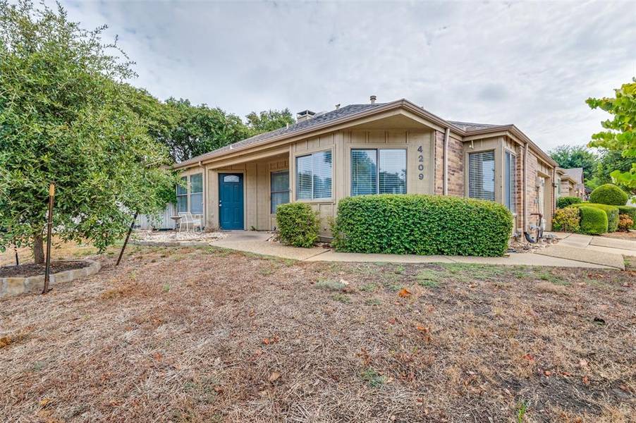 4209 Rosser Square, Dallas, TX 75244