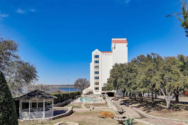 2129 Reflection Bay Drive #706, Arlington, TX 76013