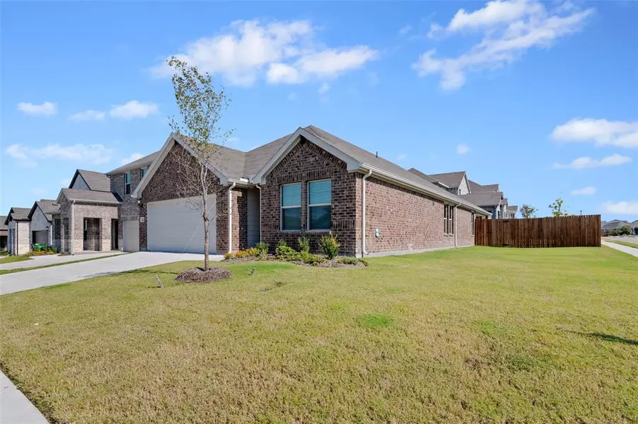 2268 Cliff Springs Drive, Forney, TX 75126