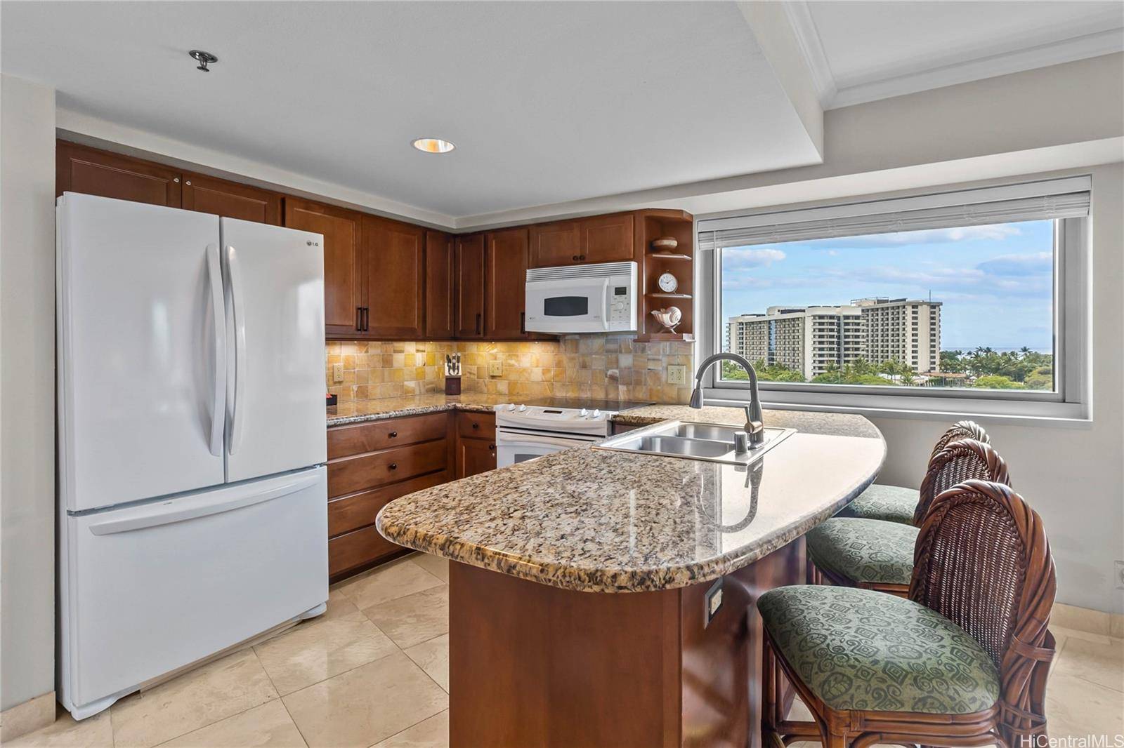 Honolulu, HI 96815,2045 Kalakaua Avenue #706