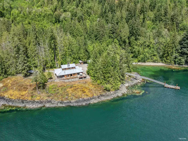 15781 EAST EGMONT SHORELINE, Pender Harbour, BC V0N 1N0