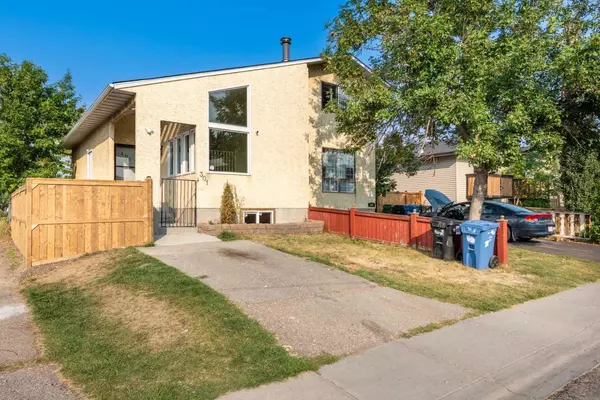 Calgary, AB T2A 5W1,301 Fonda WAY SE