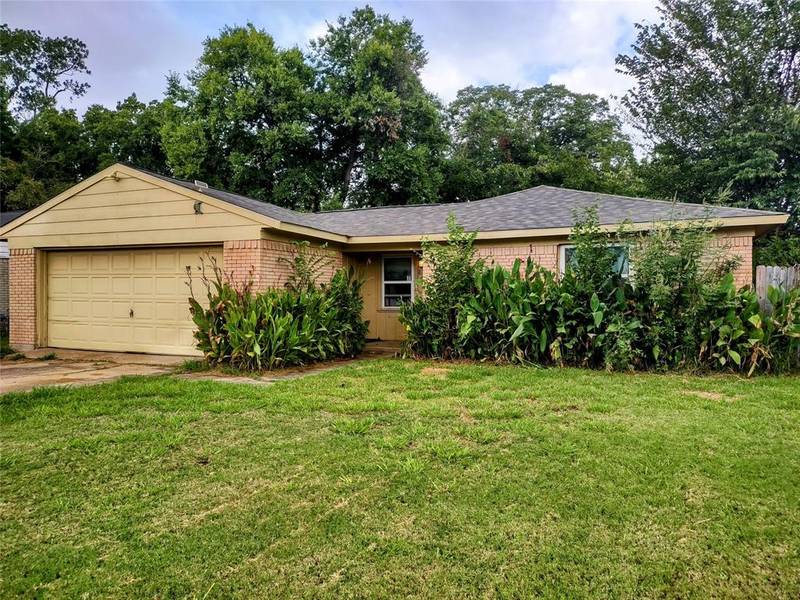 2135 Brookshire Street, Arlington, TX 76010