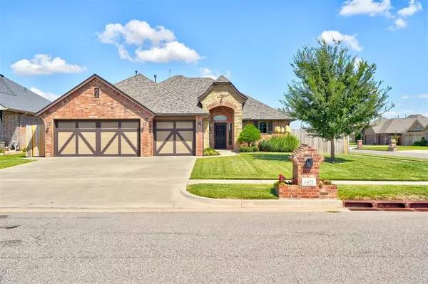 1921 NE 25th Street, Moore, OK 73160