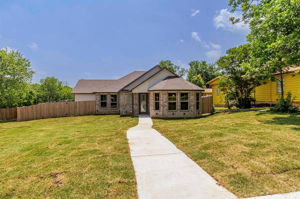 5425 Curzon Avenue,  Fort Worth,  TX 76107